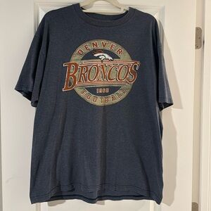 Broncos tee, size XL
